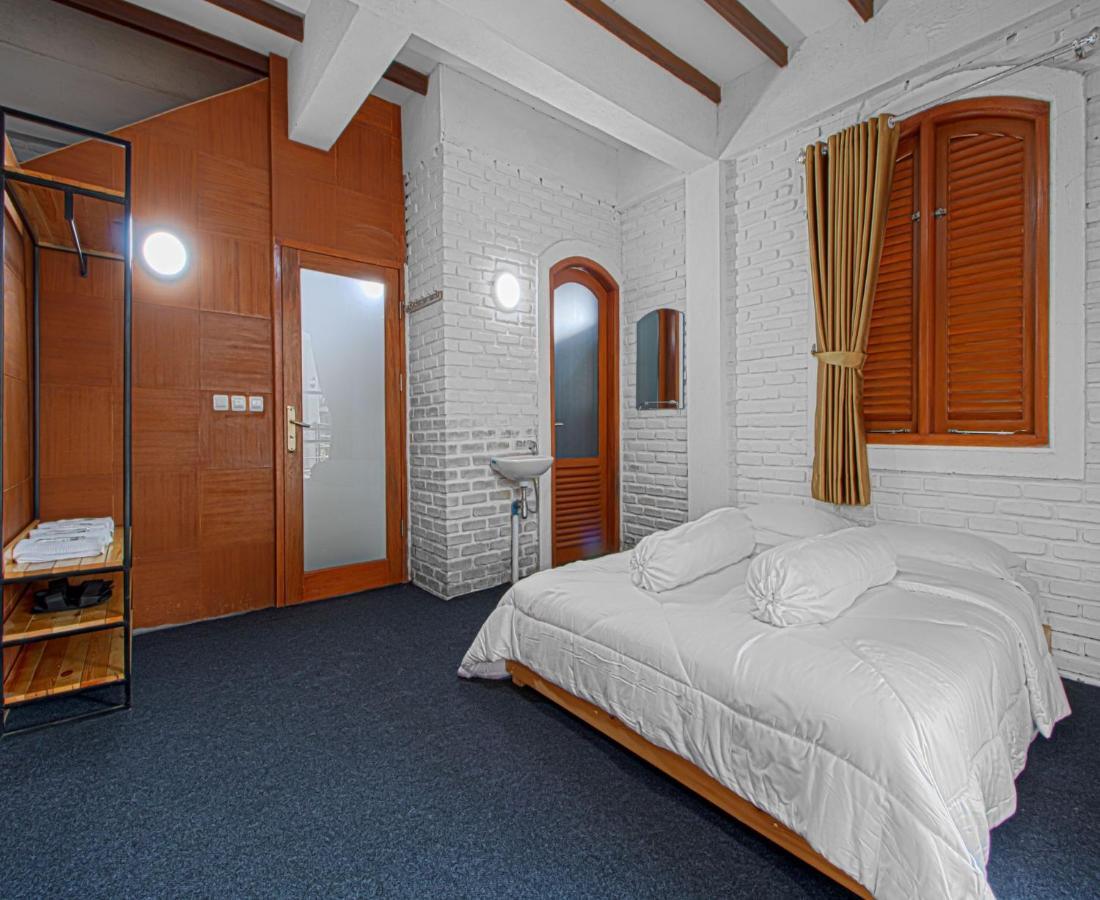 D'Journey Hotel Лембанг Экстерьер фото